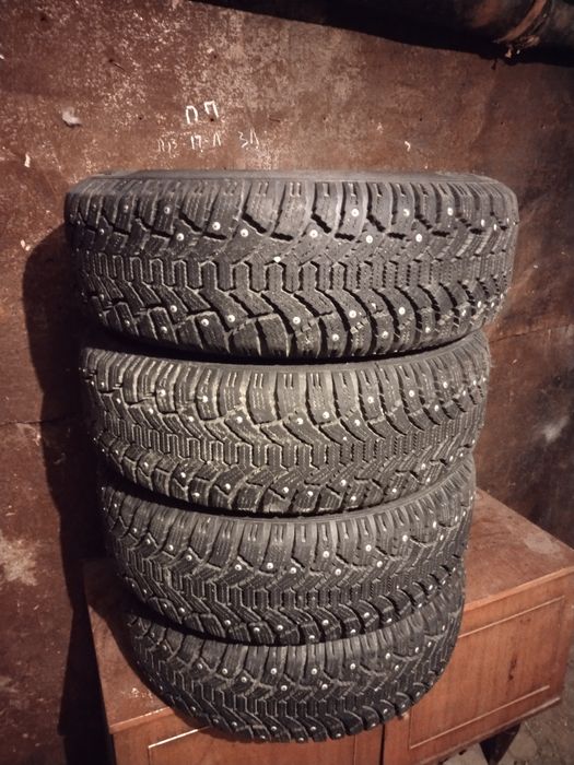 Продам шины на дисках зимние.