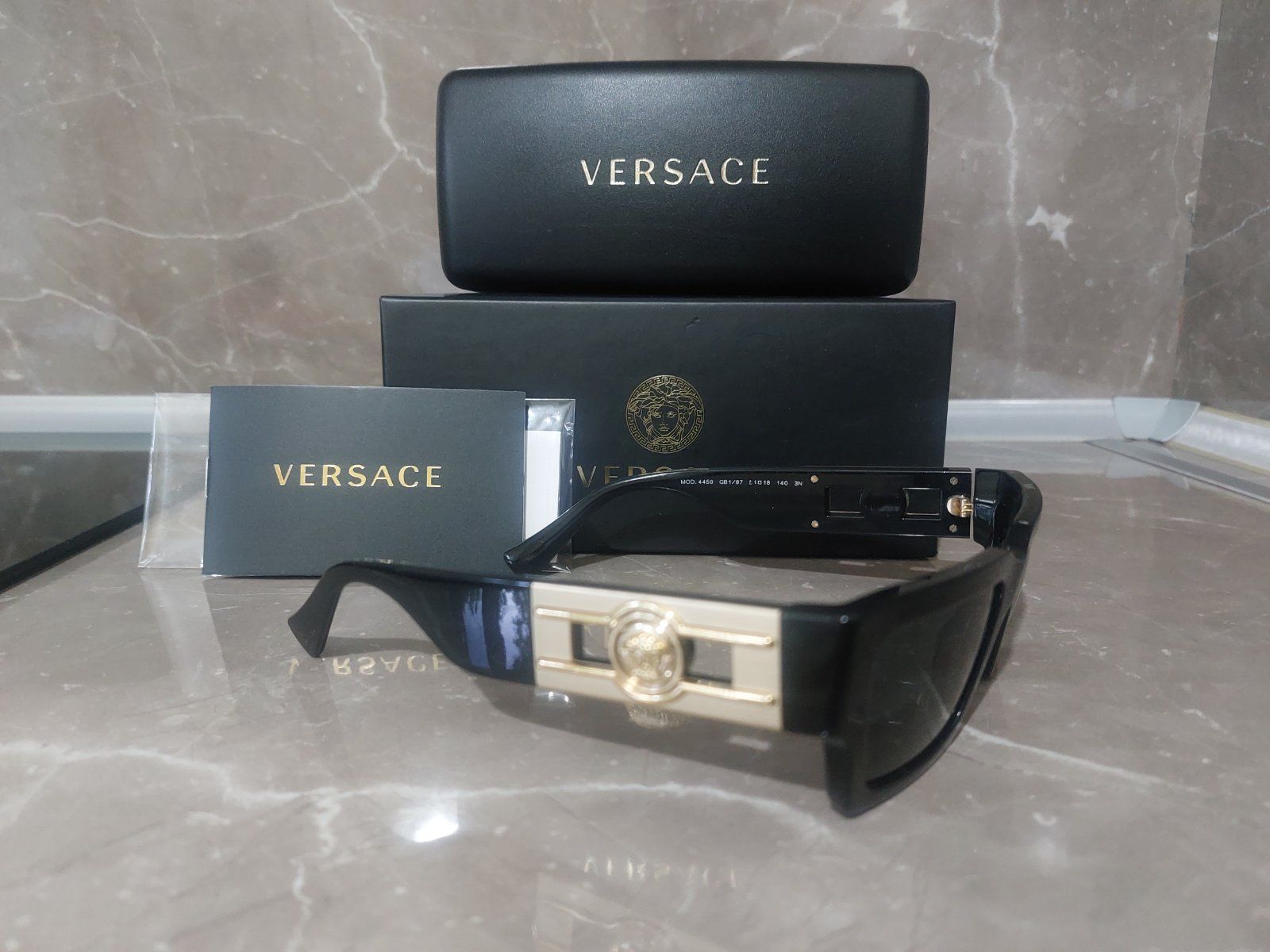 Слънчеви очила Versace