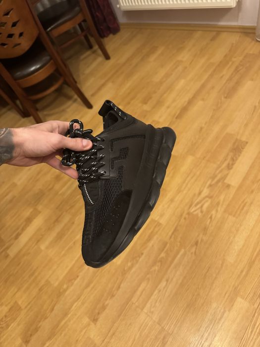 Versace chain reaction