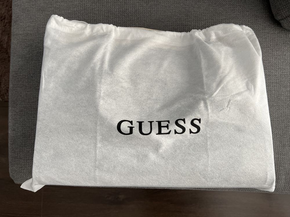 Geanta Guess noua