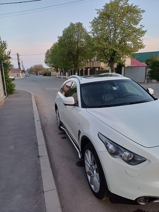 Vând/Schimb +/- diferență Infiniti 3.0 Diesel 2014