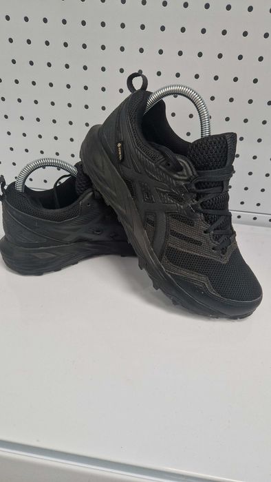 Оригинални дамски маратонки- Asics Gore-Tex