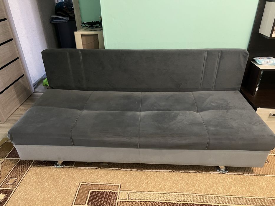 Срочно продам диван