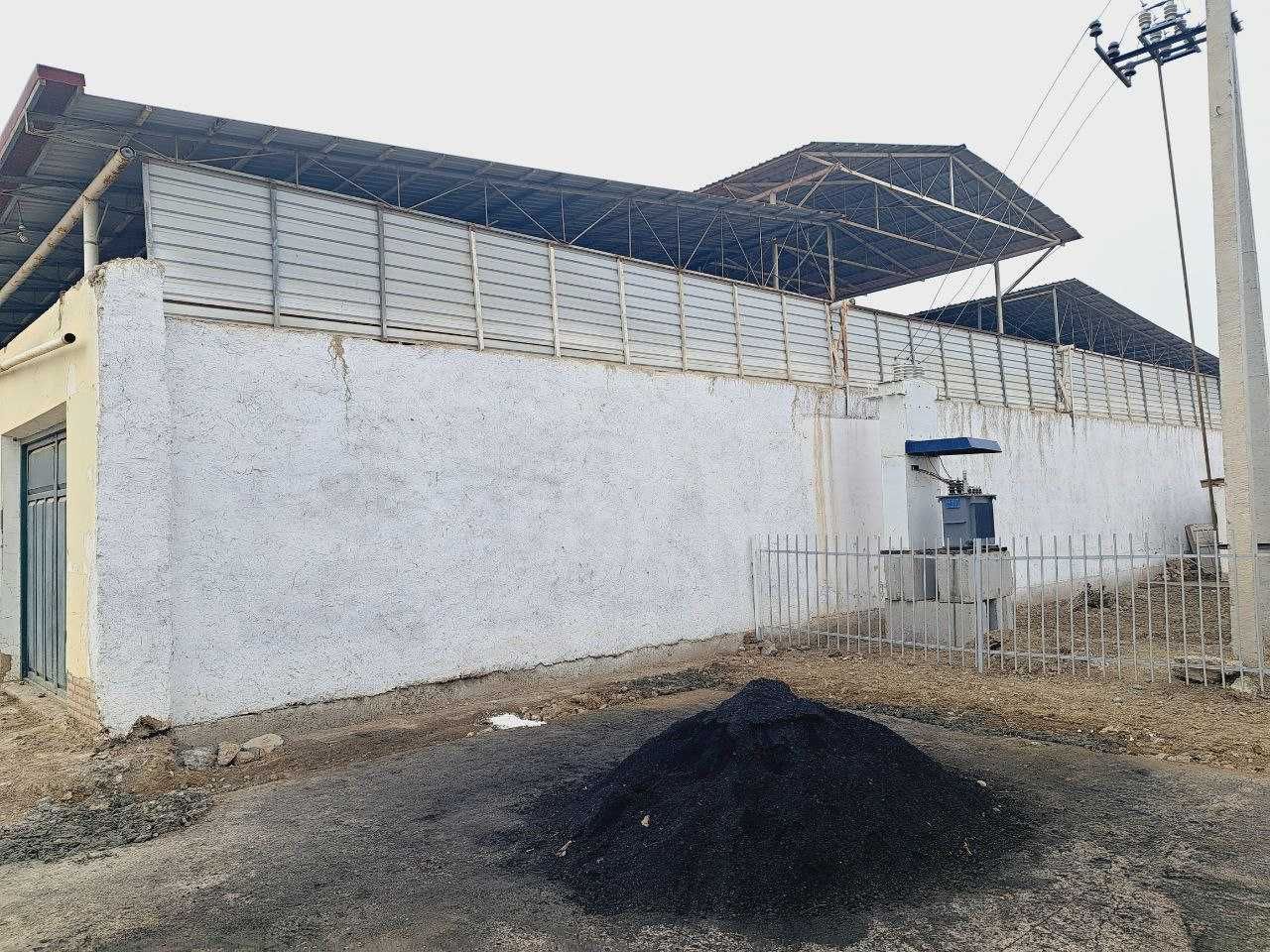 Xatirchi tumanda Noturar joy binosi bolib tolash sharti bilan sotiladi
