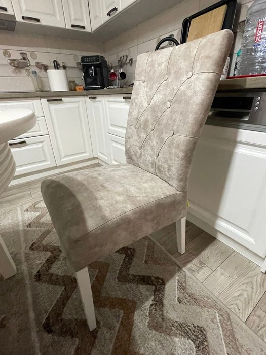 Masă din MDF cu scaune