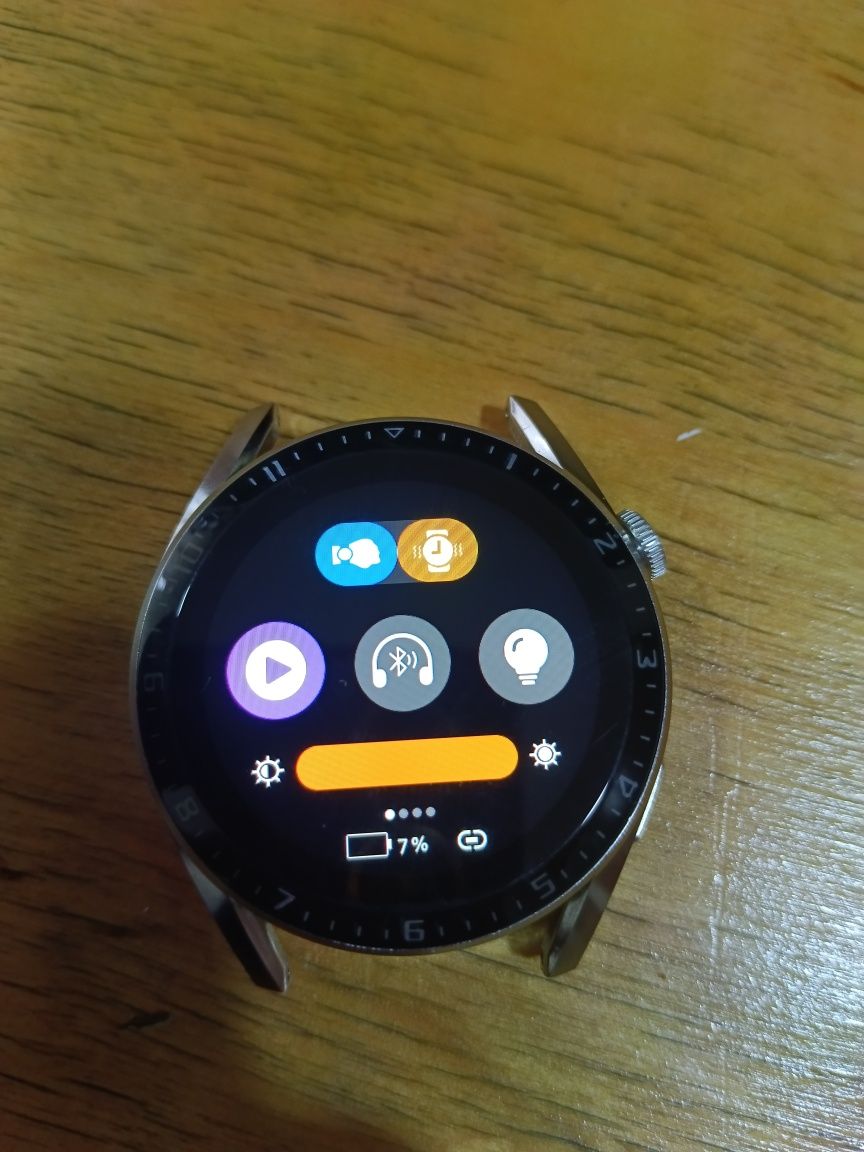 Smart watch sotiladi arzonga bervoraman