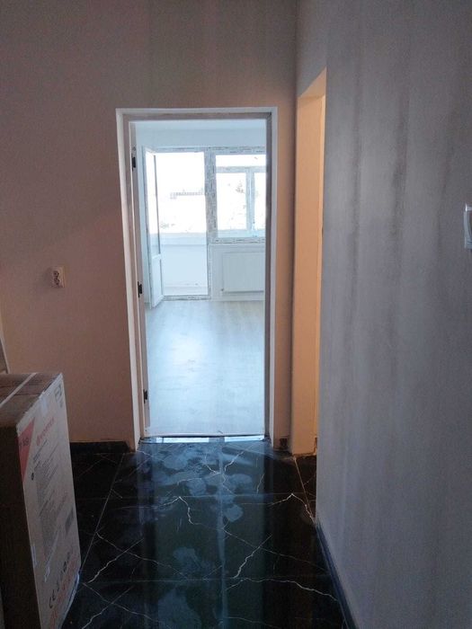 Garsoniera in Onesti,  etaj 3, renovata nou, zona centrala