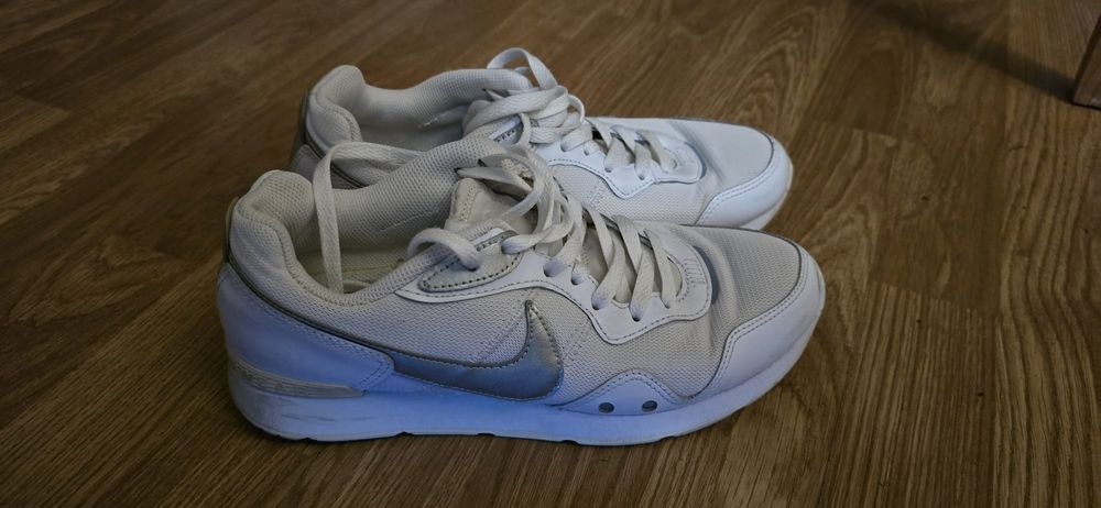 Adidași Nike damă