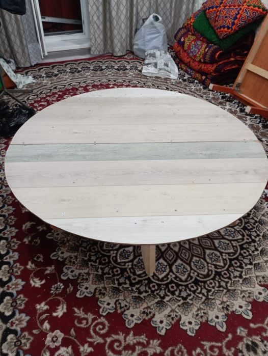 Продам круглый стол