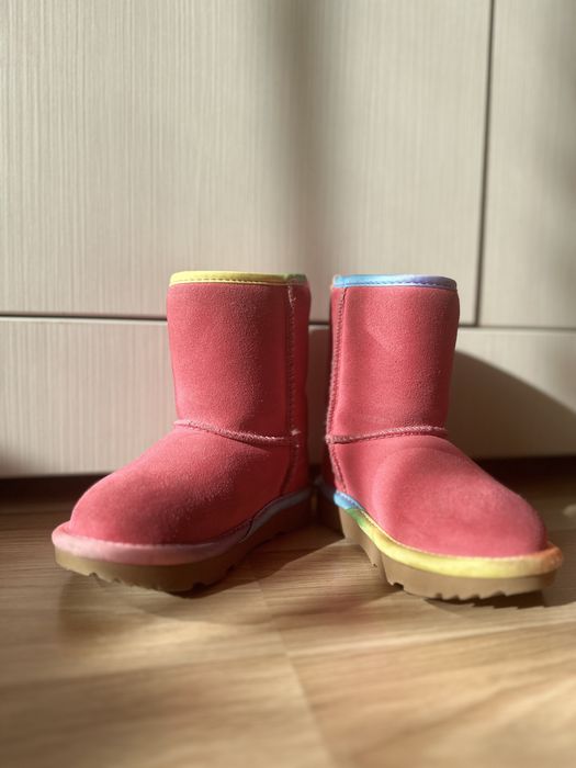 Cizmulite UGG  originale 2 3 ani