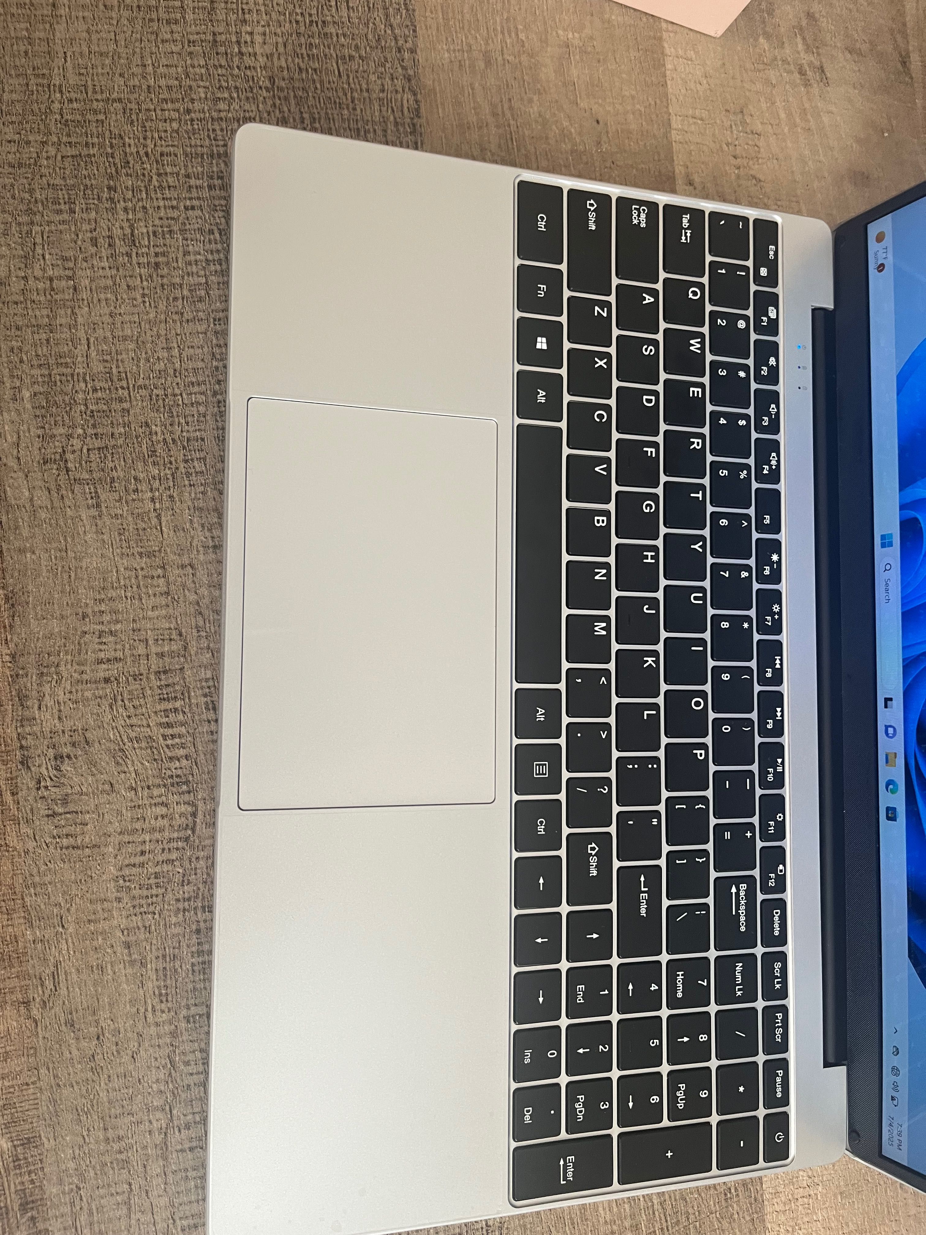 Prodavam Laptop 250