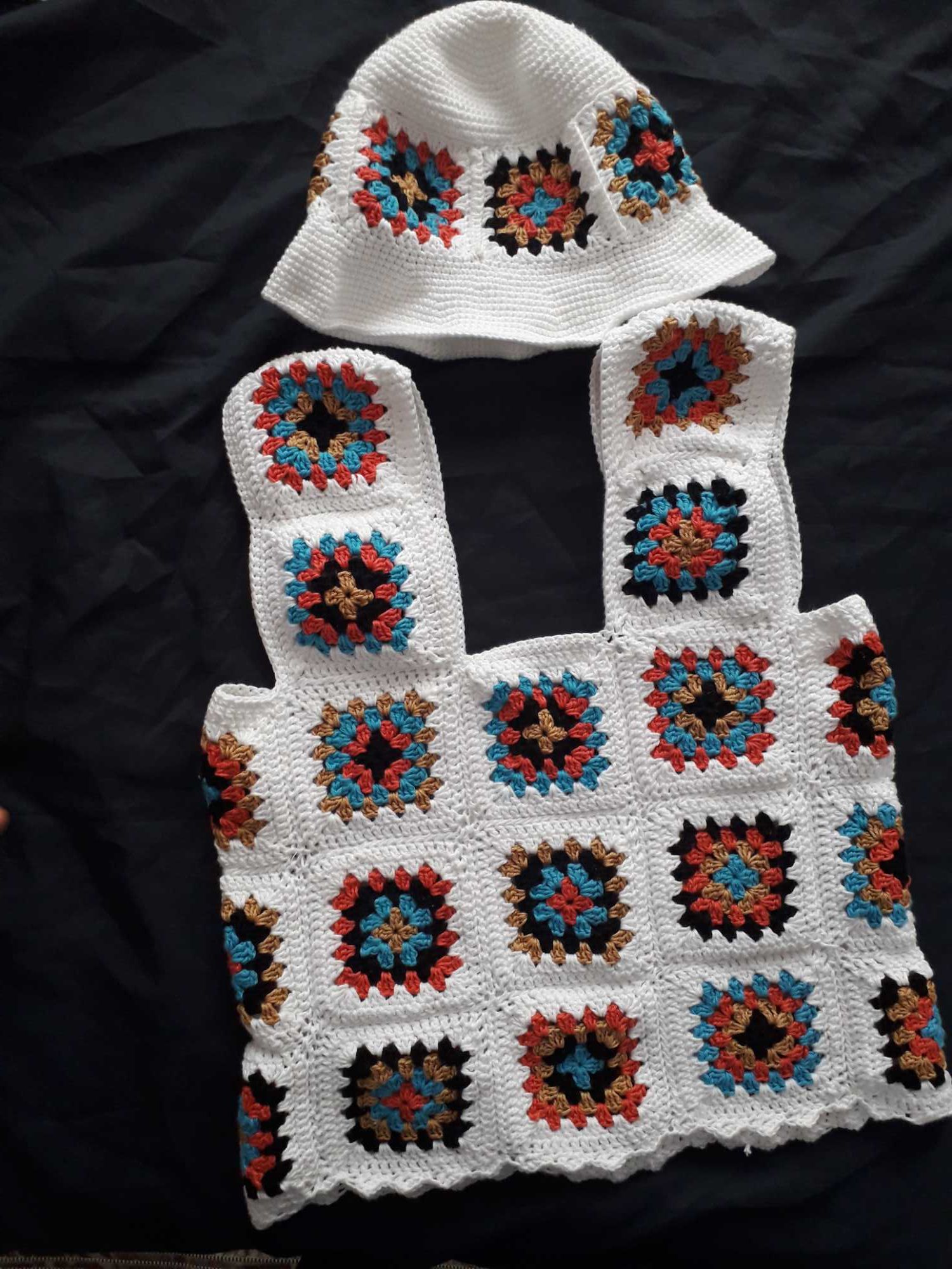 Bluza crosetata top din patrate