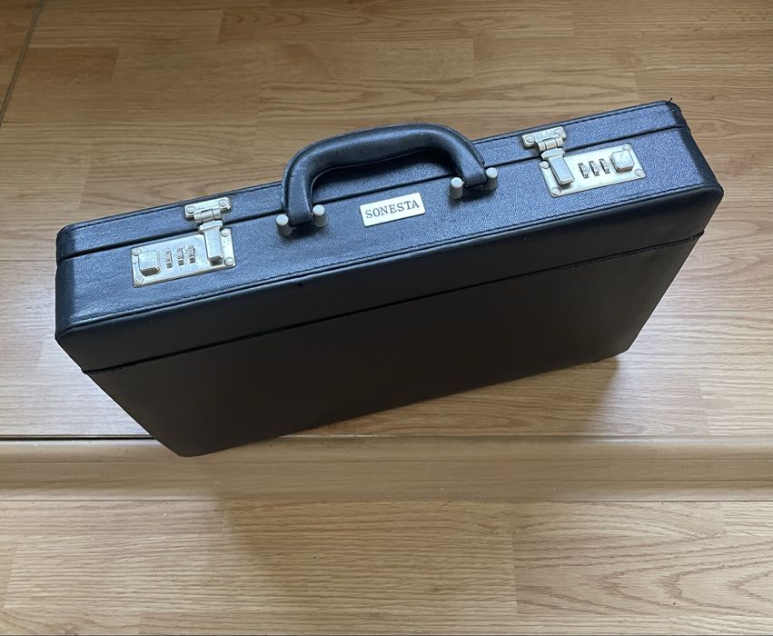 Geanta/servieta/diplomat din piele cu cifru negru