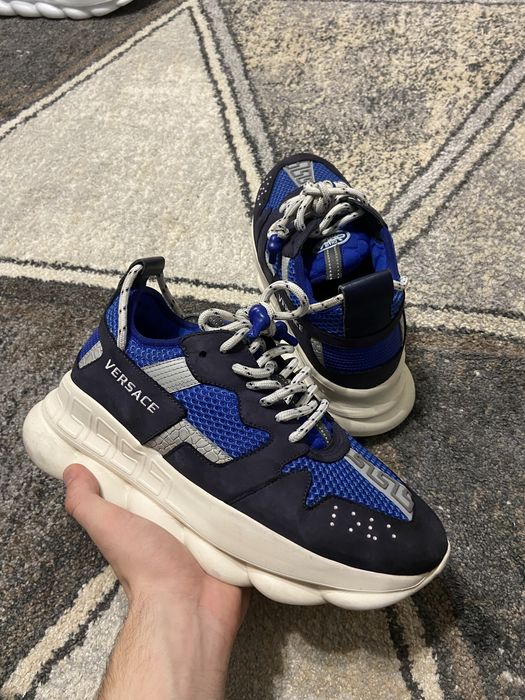 Versace chain reaction