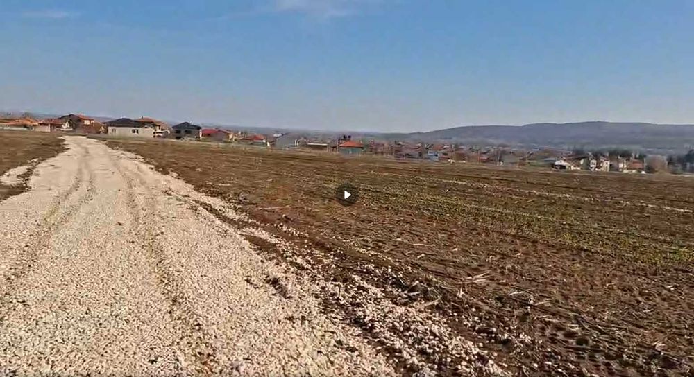 Парцели в Долни Чифлик