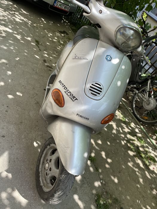 Vand Scuter Piaggio Vespa