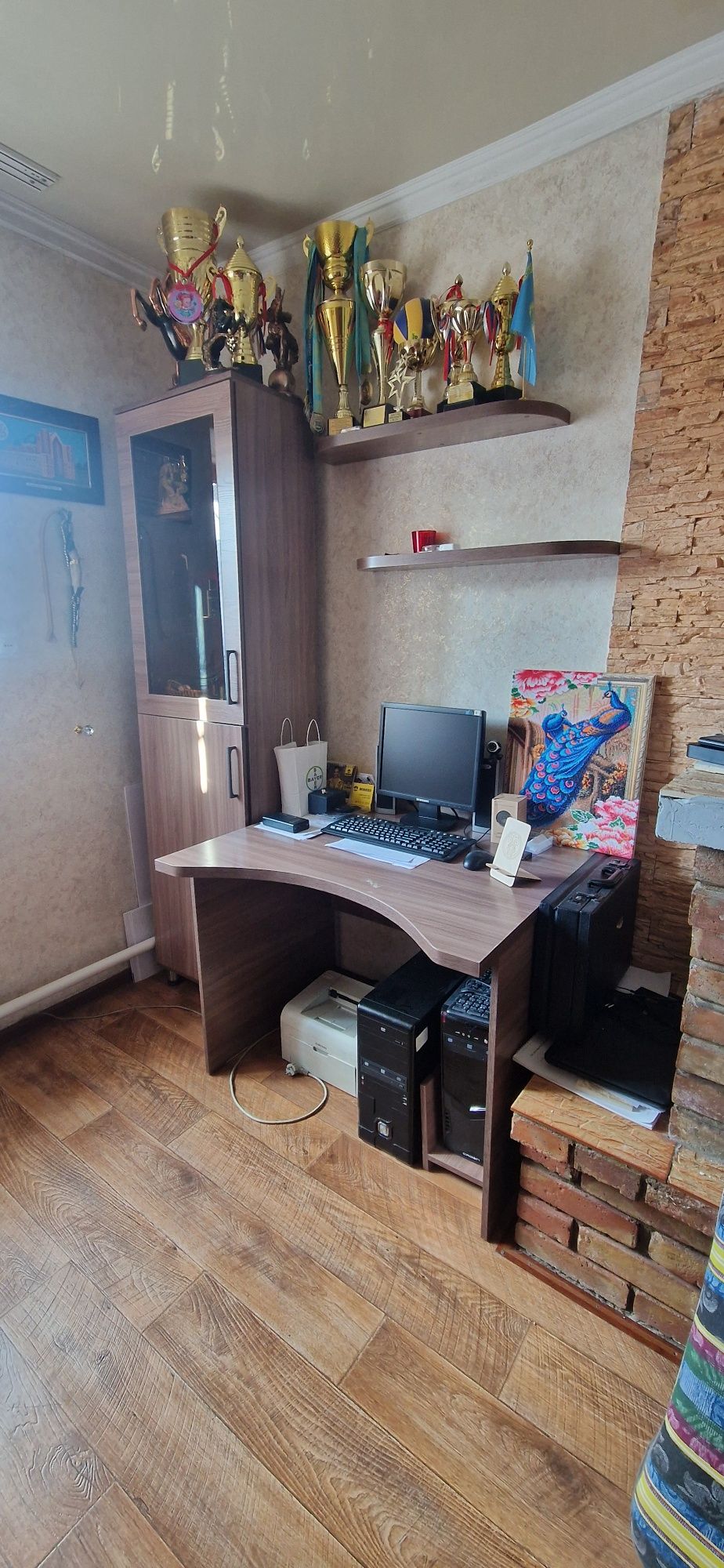 Компьютерный стол со шкафом