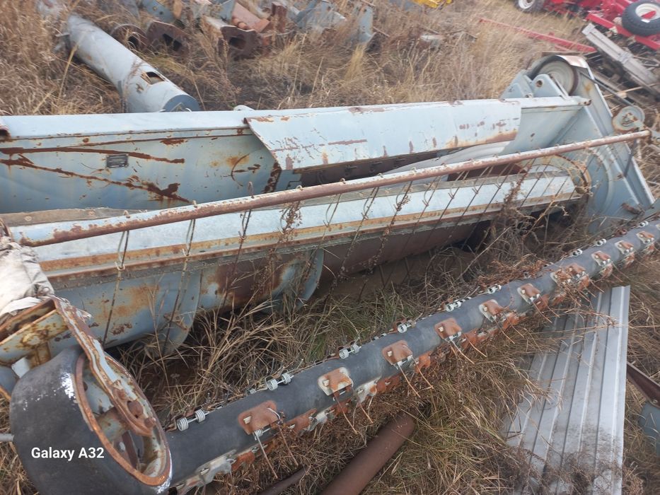 Подборщик на комбайн Вектор