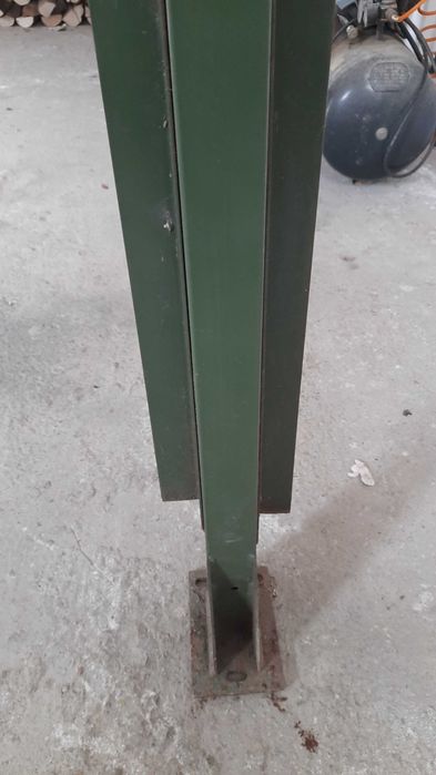 Stalpi metalici deosebiti vopsiti electrostatic