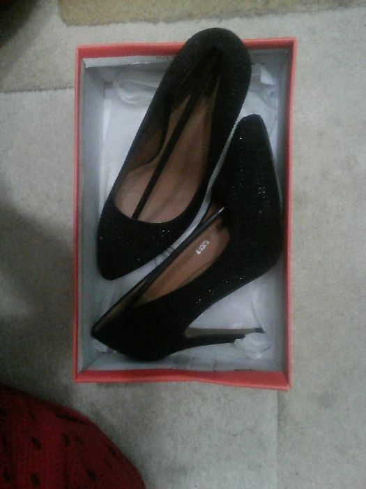 Vand pantofi cu toc de 12 cm Marimea 38