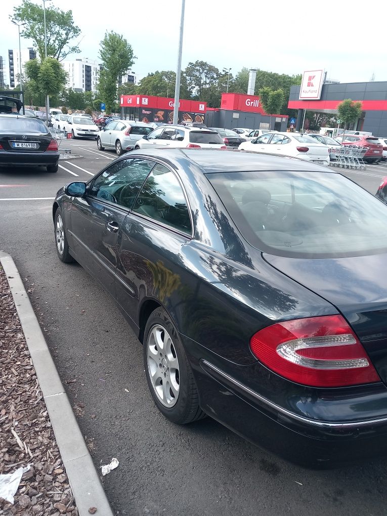 Vând Mercedes CLK 2.7 CDi