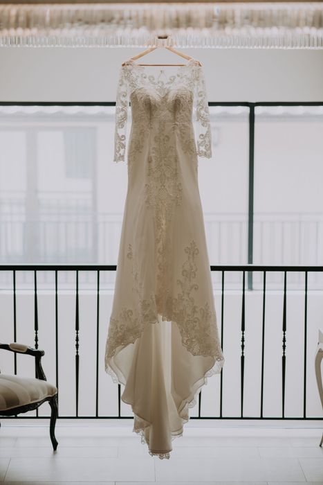 Vând rochie de mireasă tip sirenă