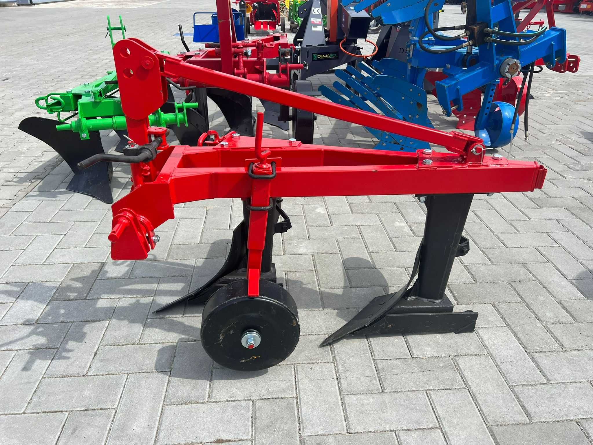 Plug agricol cu 2 trupite 60 cm lățime de lucru,  tractor 25 – 35 CP