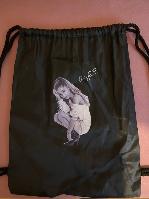 Мешка на Ариана Гранде