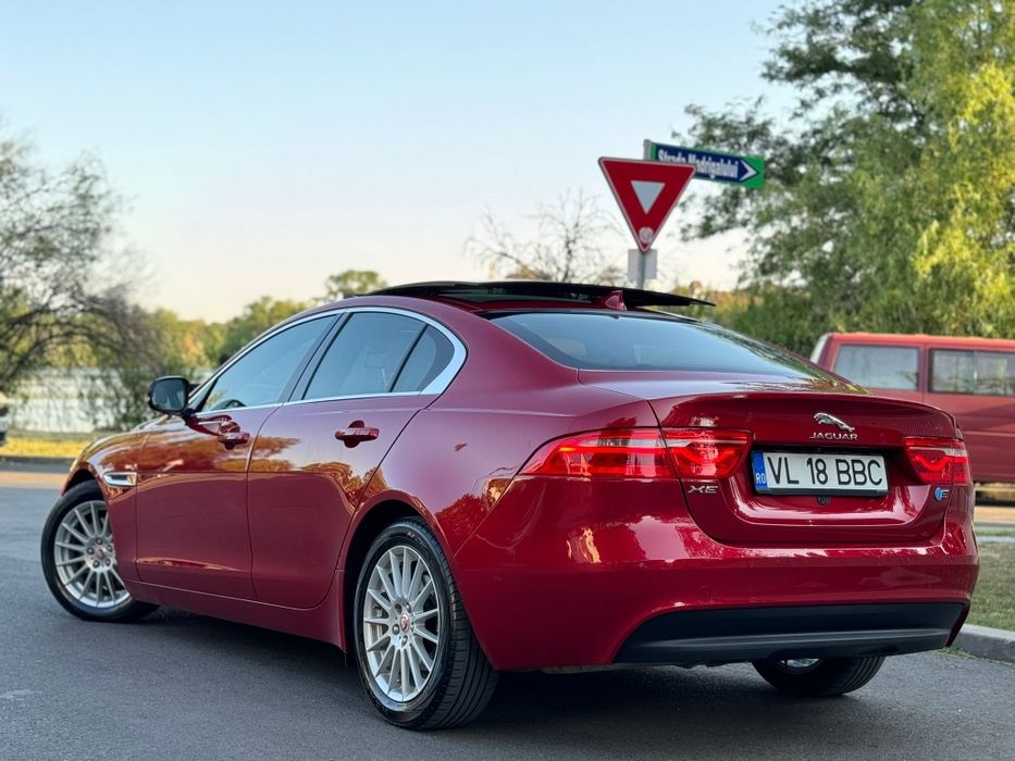 Jaguar XE Automat 2016