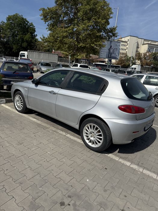 Alfa Romeo 147 хечбек