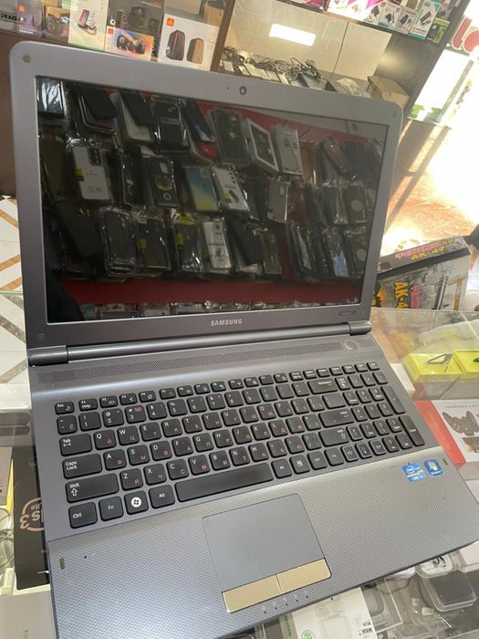 Samsung 15.6", i5, 6ГБ, GT 520M, 500Гб