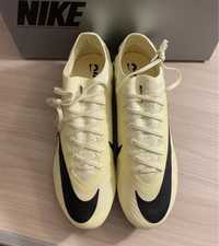 Vând ghete de fotbal nike air zoom 42,5