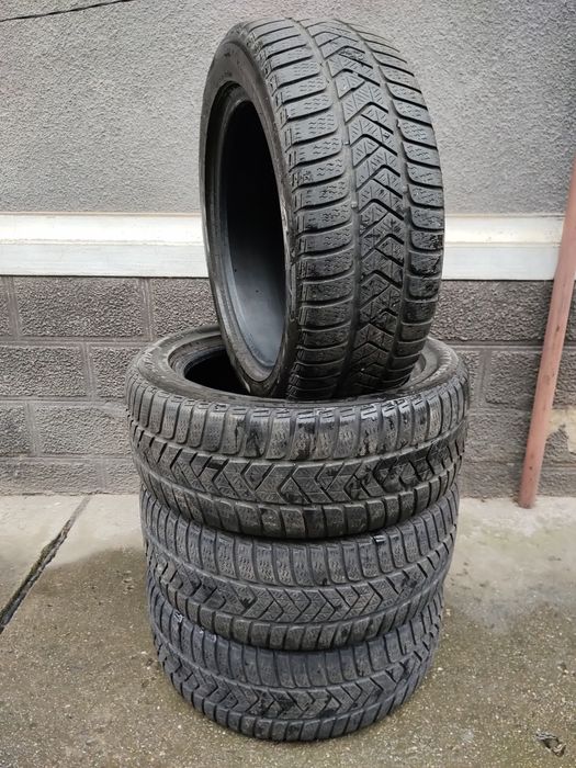 Vând Set Cauciucuri 225/50/17 Pirelli Import recent Germania