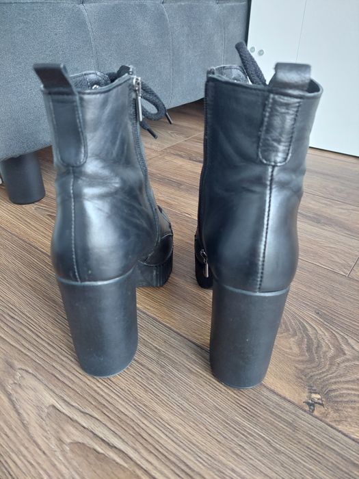 Vând botine piele