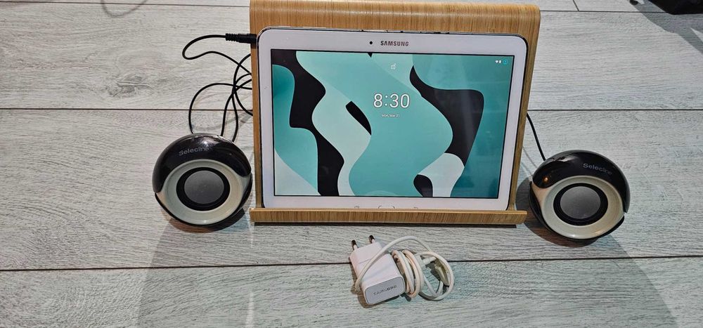 Tableta SAMSUNG TAB4 SM-T530 display 10 inch