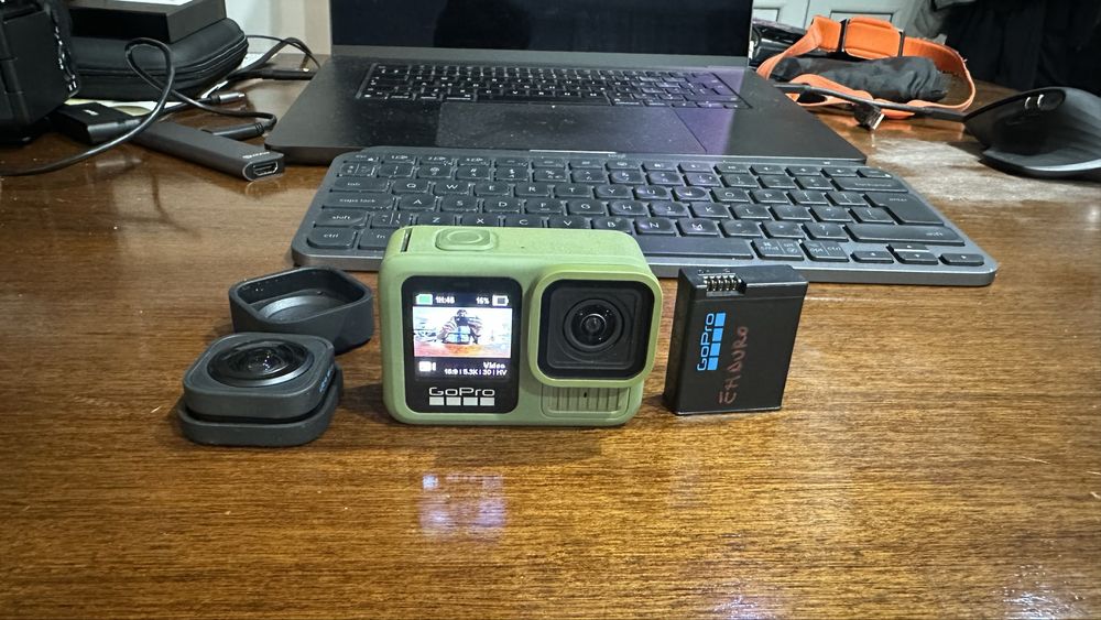 Gopro Hero 13 aproape nou 2 baterii