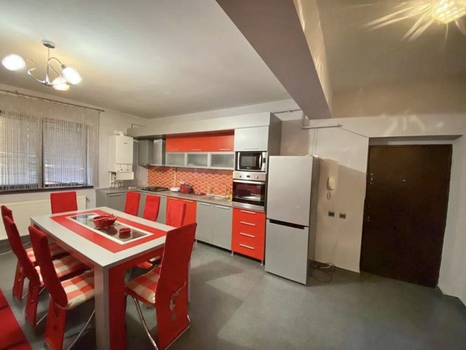 Vând apartament cu 3 dormitoare in blocurile Ferval vis-a-vis de Ford