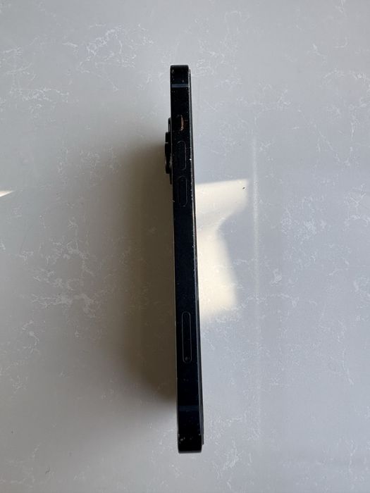 Продавам Iphone 14