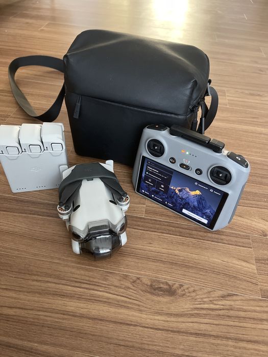 Продам дрон dji mini 4 pro