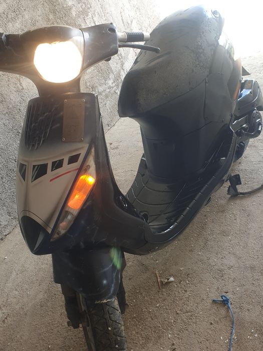 Scuter Piagio Zip