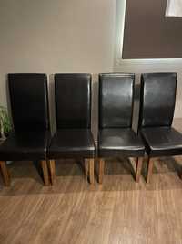 Продавам четири трапезни стола от Jusk
