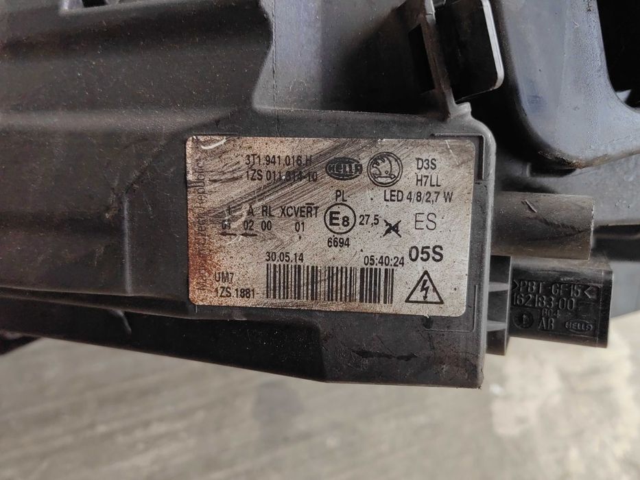 Фар Skoda Superb Bi-Xenon LED десен / Фар Шкода Суперб Оригинален