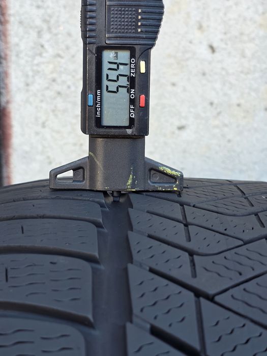 Vând două anvelope de iarna pirelli 275 40 18 dot 1718