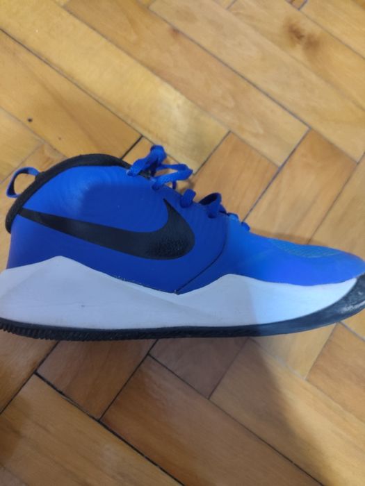 Vând papuci Nike
