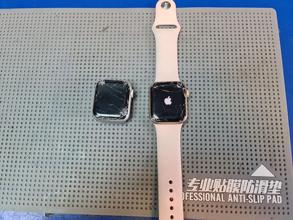 Geam Apple Watch seria 3 38/42mm pret 299 lei