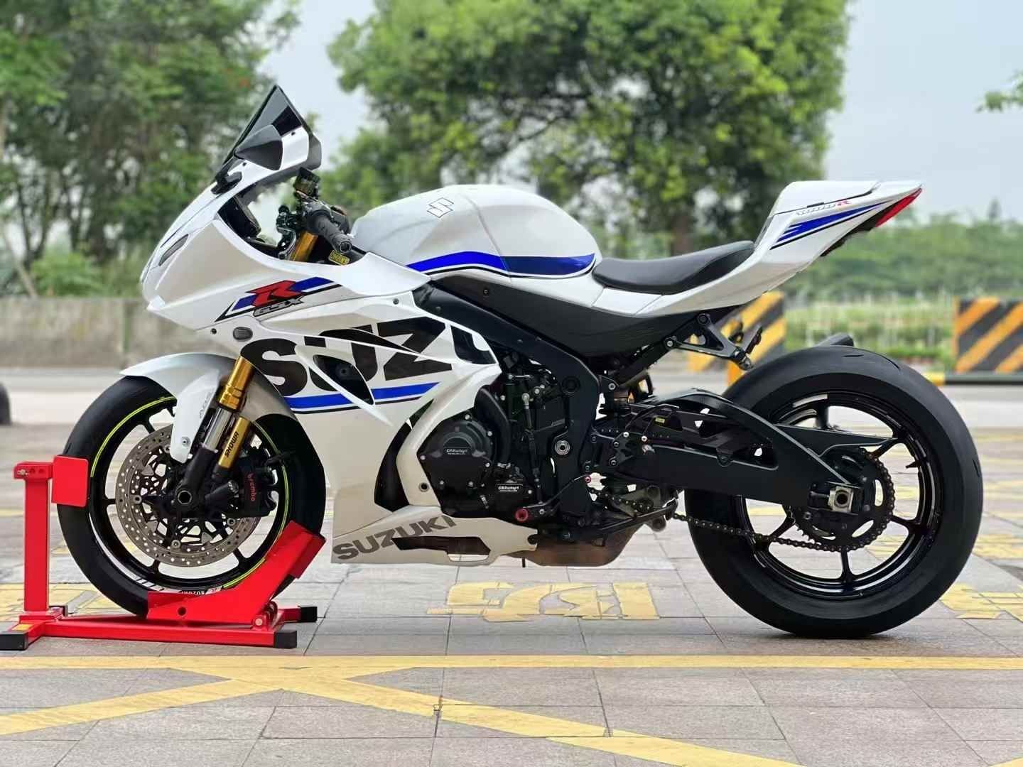 Продаётся мотоцикл suzuki gsx-r1000