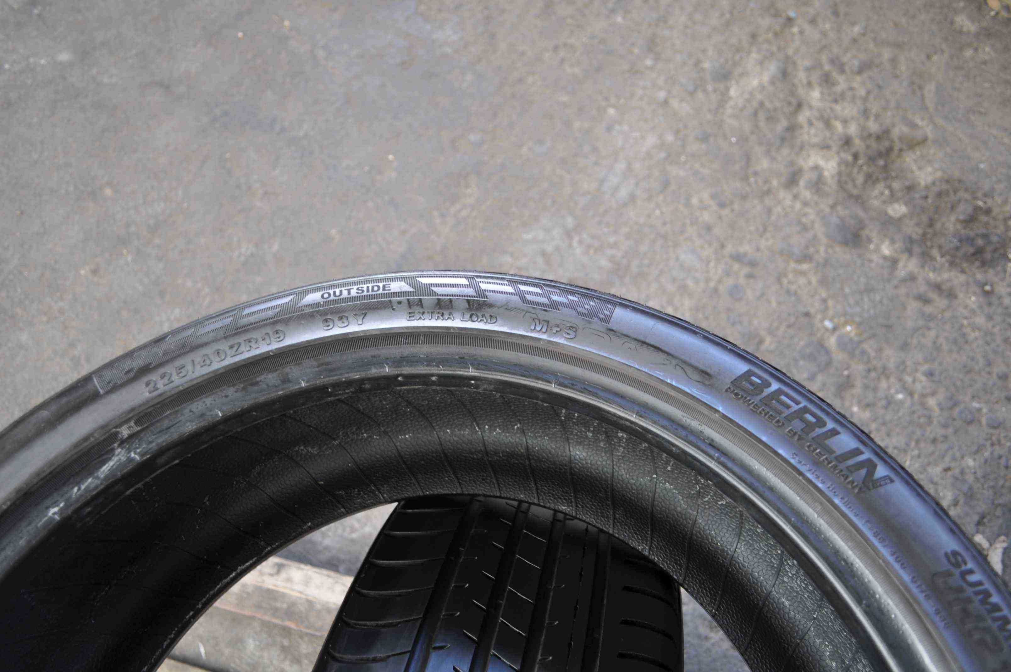 SET 2 Anvelope Vara 225/40 R19 BERLIN Summer UHP1 93Y