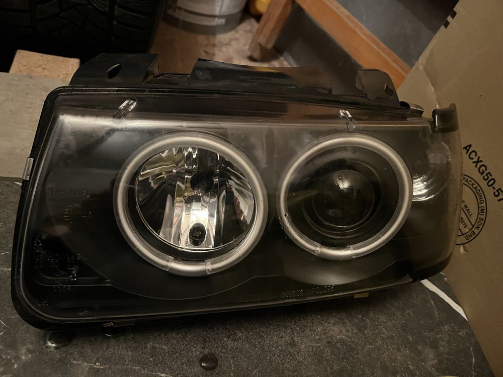 VW Polo Фарове Angel Eyes