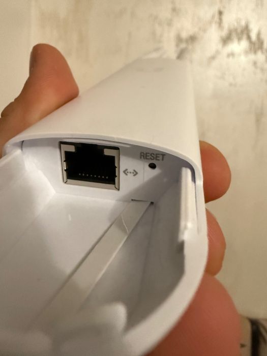 Acces point unifi Ubquiti 2.4 5Ghz si injector poe 24v unifi