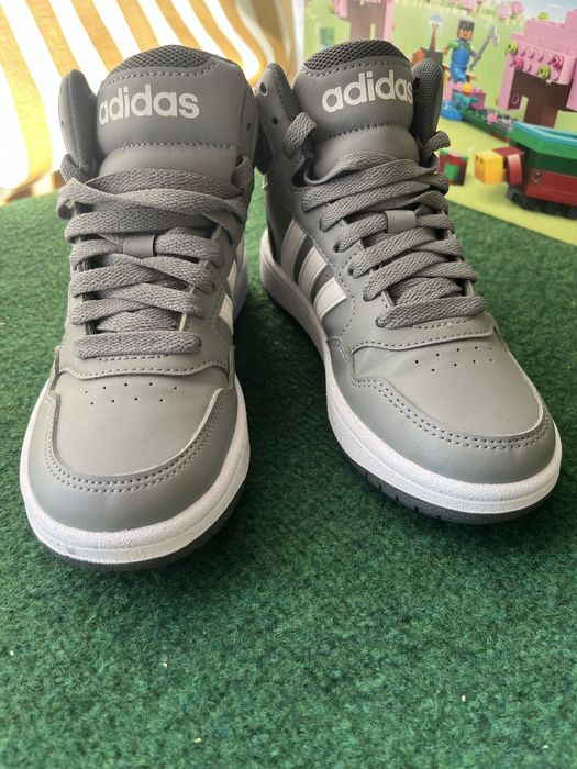 Adidas Pantofi Sport HOOPS nr 32